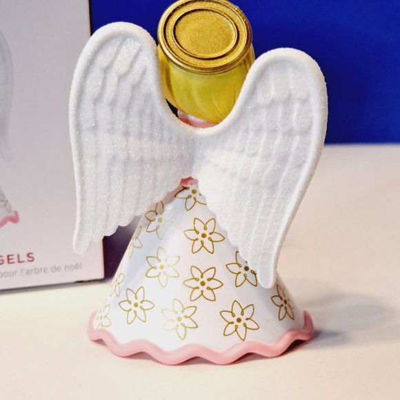 Hallmark 2023 HEIRLOOM ANGELS #7 Series Keepsake Christmas Ornament - Picture 6 of 7